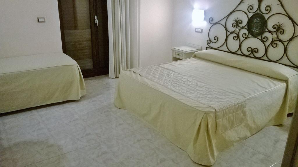Hotel Ginevra Poggiomarino Oda fotoğraf